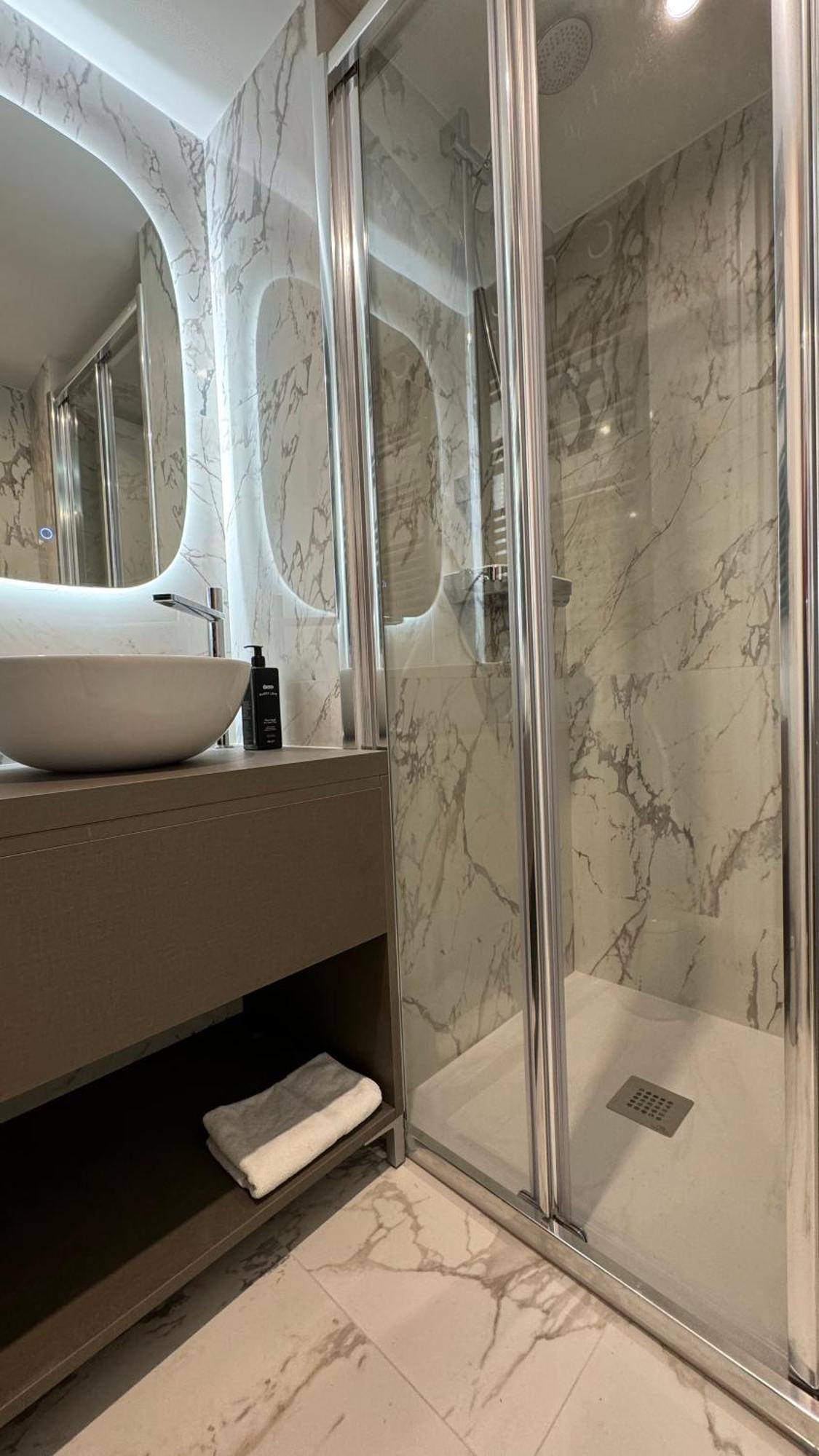Penthouse vue mer et jacuzzi privé Antibes Exterior foto